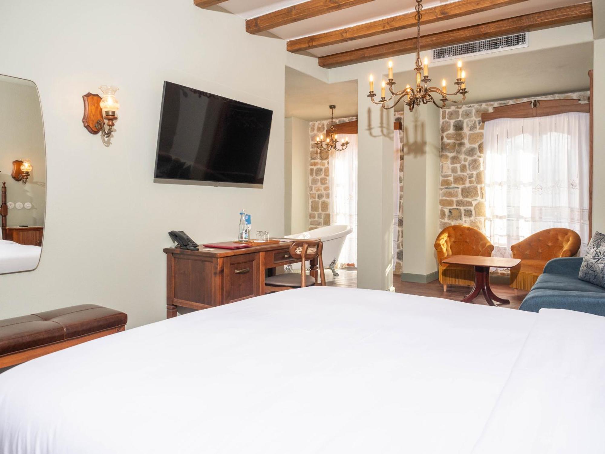 Vila Ebel Hotel Pool & Spa Korce Exterior foto